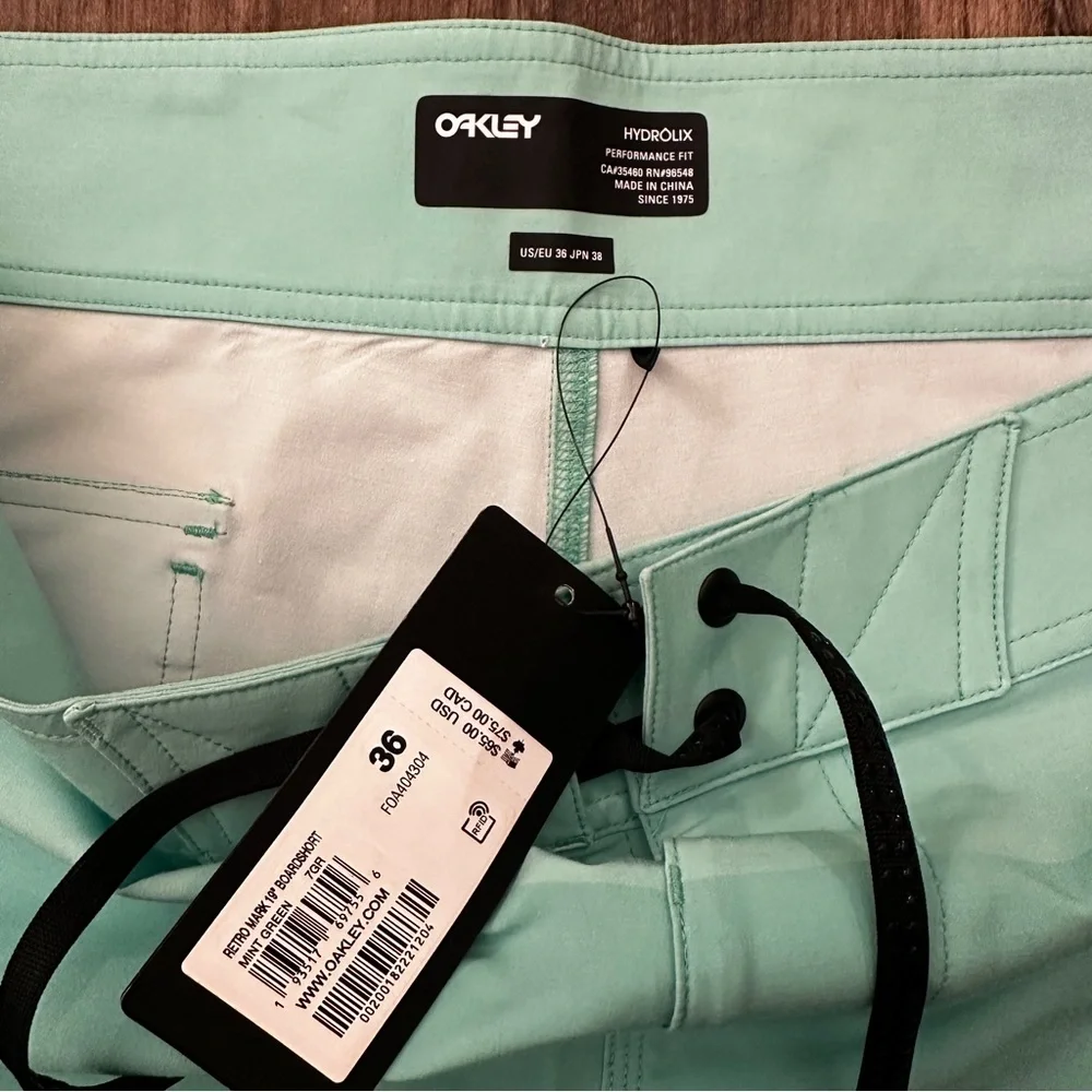 Oakley Retro Swim Boardshorts Men’s Size 36 Mint Green